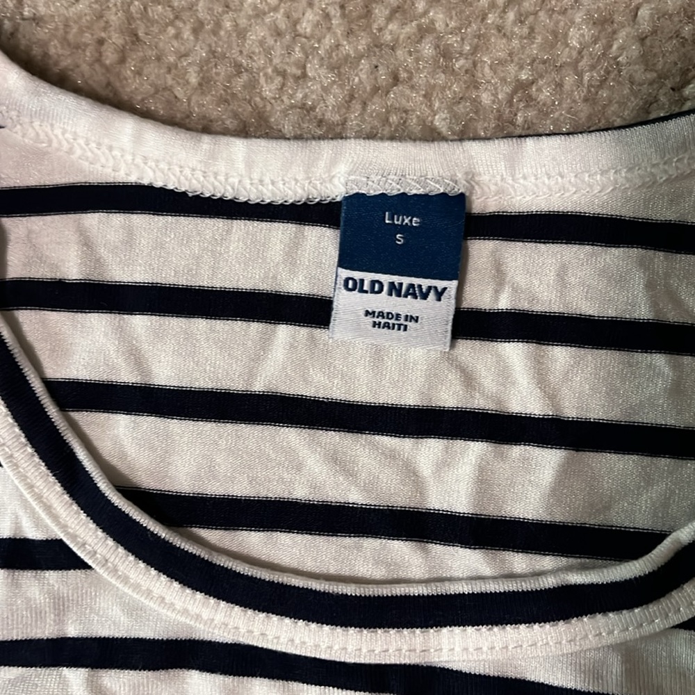 Old Navy Top - Picture 2 of 3